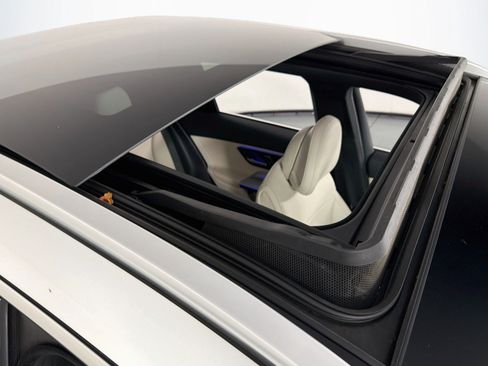 Certified 2025 Mercedes-Benz GLC 350e 4MATIC image 23