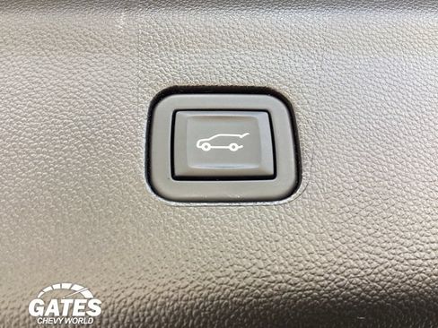 Used 2023 Buick Enclave Essence FWD image 11