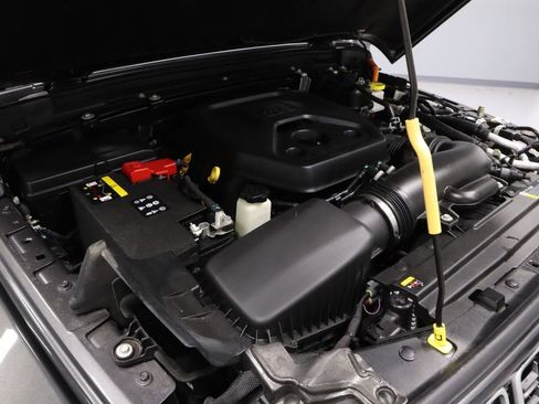 Used 2025 Jeep Wrangler Unlimited Sahara image 15