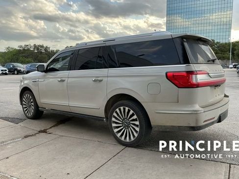 Used 2019 Lincoln Navigator L Reserve image 4