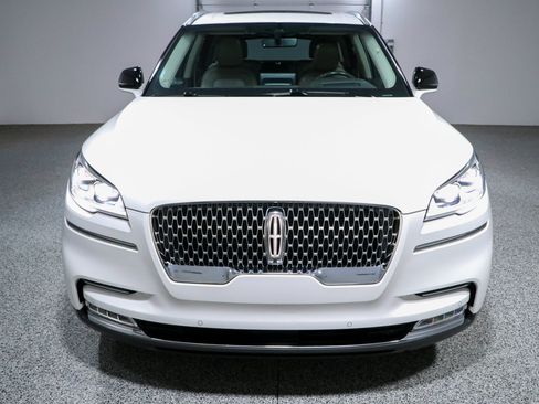 Used 2023 Lincoln Aviator Reserve w/ Equipment Group 201A RWD image 3