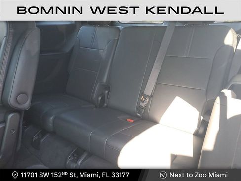 Used 2022 Chevrolet Traverse RS image 14