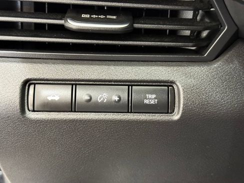 Used 2024 Nissan Altima 2.5 SR FWD image 31