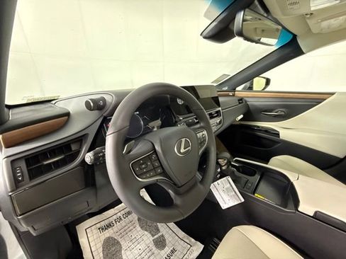 New 2025 Lexus ES 350 w/ Premium Package image 6