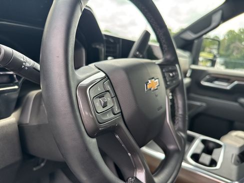 Used 2025 Chevrolet Silverado 2500 High Country w/ Technology Package AWD/4WD image 17