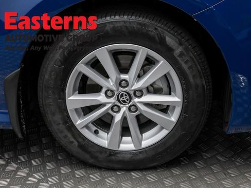 Used 2025 Toyota Camry LE w/ Convenience Package image 29