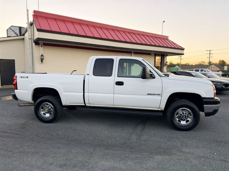 Used 2007 Chevrolet Silverado 2500 LT w/ Skid Plate Package AWD/4WD image 4