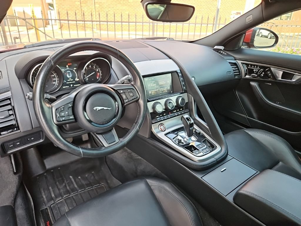 Used 2017 Jaguar F-TYPE Coupe RWD image 9