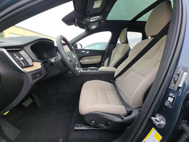 Used 2026 Volvo XC60 B5 Plus AWD/4WD image 5