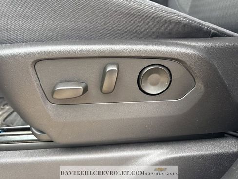 Used 2025 Chevrolet Silverado 1500 LT AWD/4WD image 24