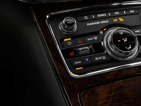 Used 2017 Lincoln Continental Reserve w/ Luxury Package image 47