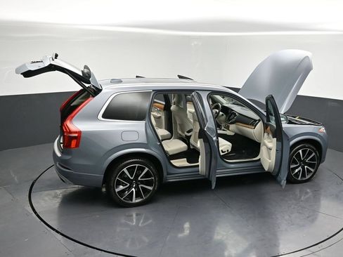 Used 2021 Volvo XC90 T6 Momentum w/ Advanced Package image 33