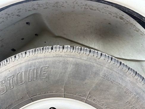 Used 2024 GMC Savana 2500 w/ Driver Convenience Package image 17