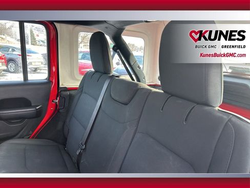 Used 2022 Jeep Wrangler Unlimited Sport image 34