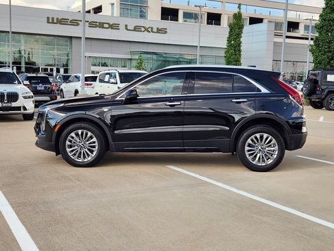 Used 2024 Cadillac XT4 Premium Luxury w/ Technology Package FWD image 4