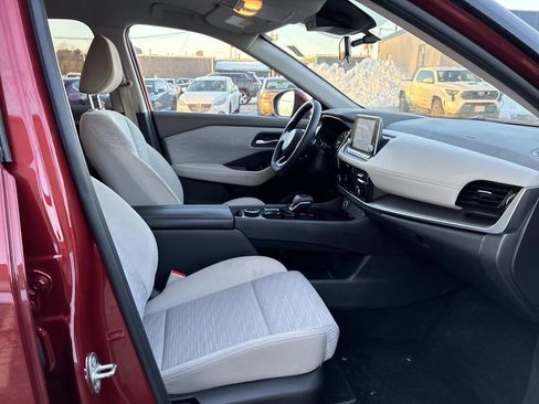 Certified 2021 Nissan Rogue SV image 10