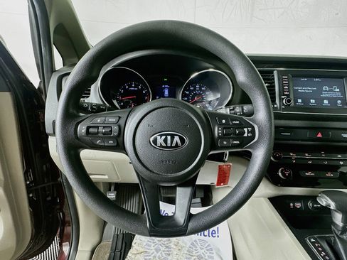 Used 2020 Kia Sedona LX FWD image 11