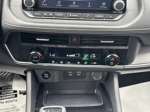 Used 2024 Nissan Rogue SV FWD image 22