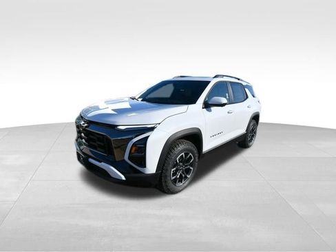 New 2026 Chevrolet Equinox ACTIV w/ Convenience Package III AWD/4WD image 2