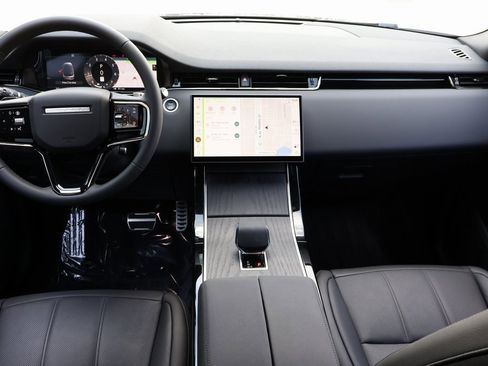 Used 2026 Land Rover Range Rover Evoque Dynamic SE image 13