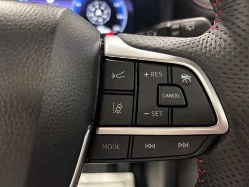 Used 2025 Toyota Sienna XSE FWD image 20