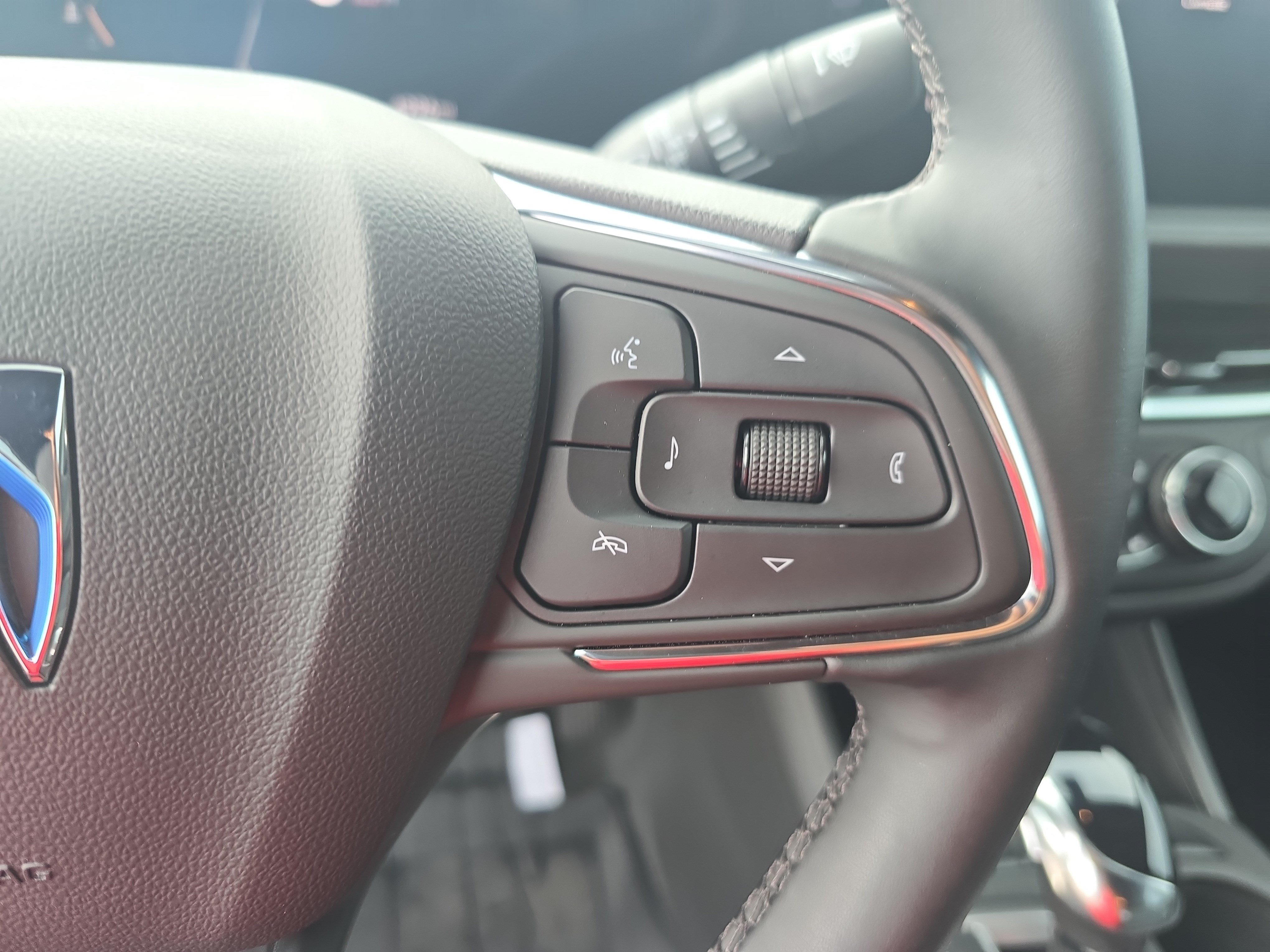 Used 2025 Buick Envista Preferred w/ Convenience I Package FWD image 18