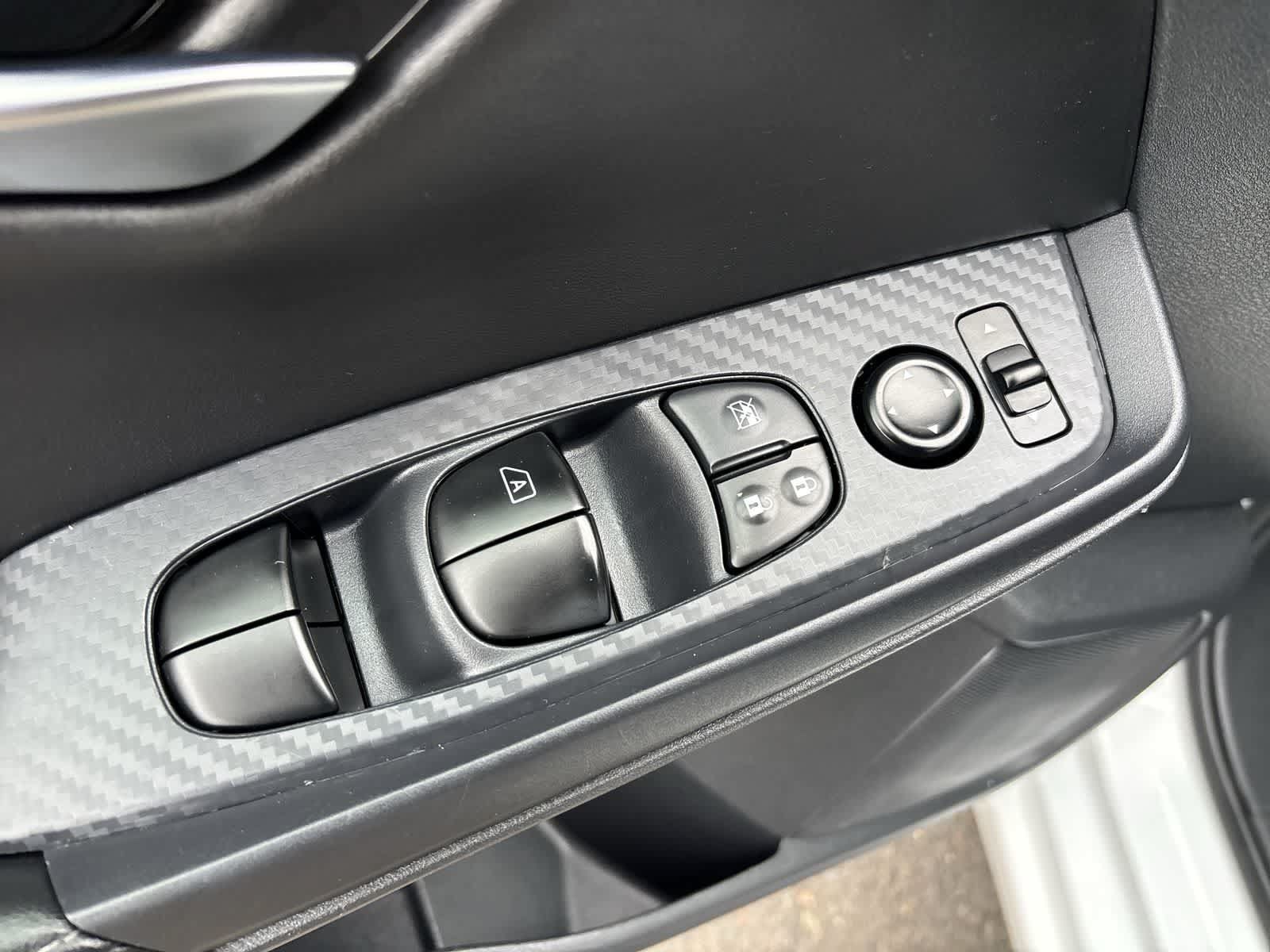 Used 2024 Nissan Sentra SV FWD image 11