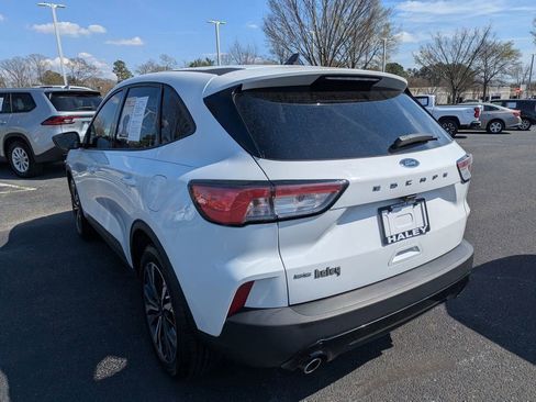 Used 2022 Ford Escape SE w/ SE Sport Appearance Package FWD image 6