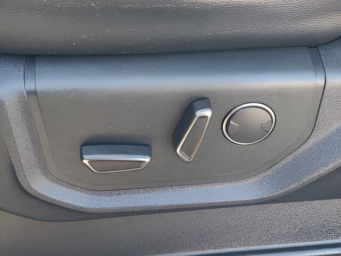 Used 2019 Ford F150 Raptor w/ Equipment Group 802A Luxury image 17