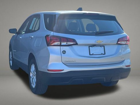 Used 2022 Chevrolet Equinox LS AWD/4WD image 3