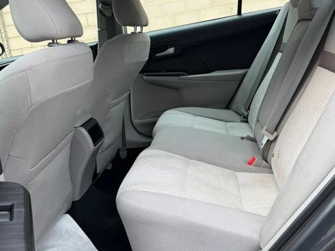 Used 2014 Toyota Camry LE FWD image 10