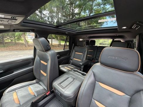 Used 2024 GMC Yukon AT4 w/ Technology Package AWD/4WD image 19