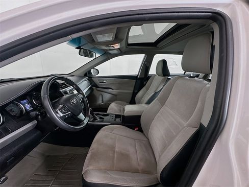 Used 2015 Toyota Camry image 20
