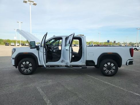 Used 2025 GMC Sierra 2500 Denali image 14
