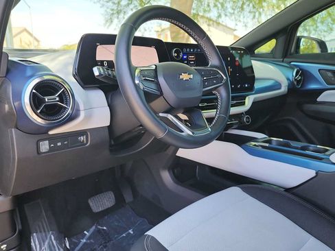 Used 2024 Chevrolet Equinox EV LT FWD image 10