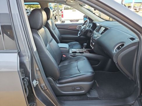 Used 2017 Nissan Pathfinder Platinum FWD image 24