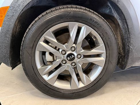 Used 2021 Kia Seltos LX image 25