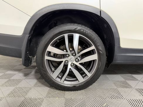 Used 2017 Honda Pilot Touring image 19