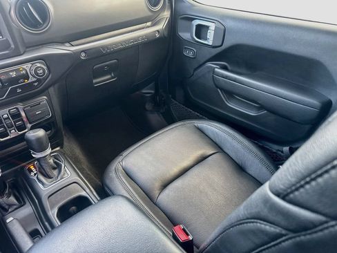 Certified 2023 Jeep Wrangler Unlimited w/ Convenience Group AWD/4WD image 24