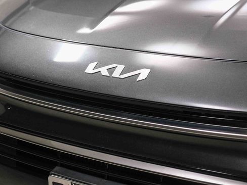 Used 2023 Kia Niro EX Touring FWD image 13