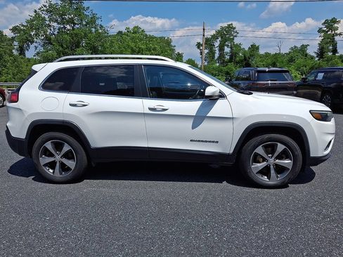 Used 2019 Jeep Cherokee Limited AWD/4WD image 11