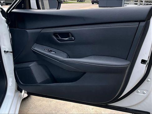Certified 2025 Nissan Sentra S FWD image 21