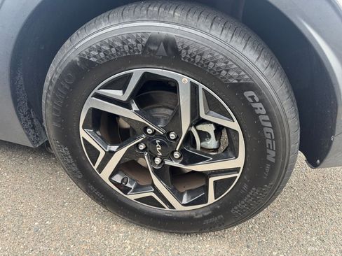 Used 2025 Kia Sportage LX image 28