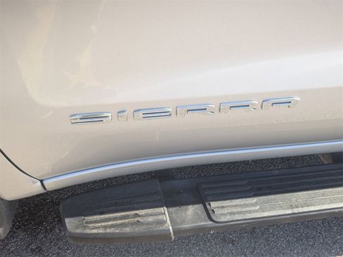 Used 2019 GMC Sierra 1500 SLT image 11