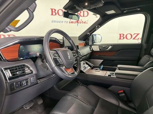 Used 2024 Lincoln Navigator Reserve image 12