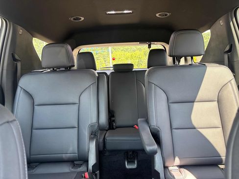 Used 2026 Chevrolet Traverse LT AWD/4WD image 18