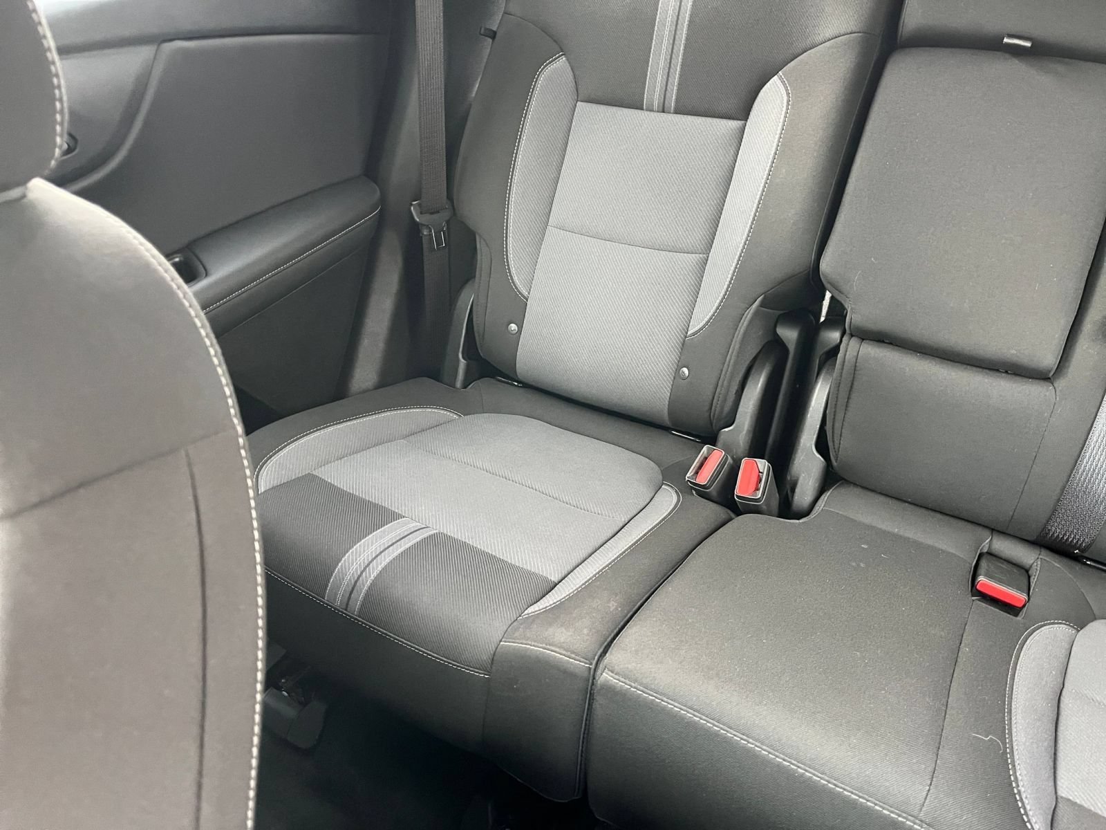 Used 2025 Chevrolet Blazer LT FWD image 39