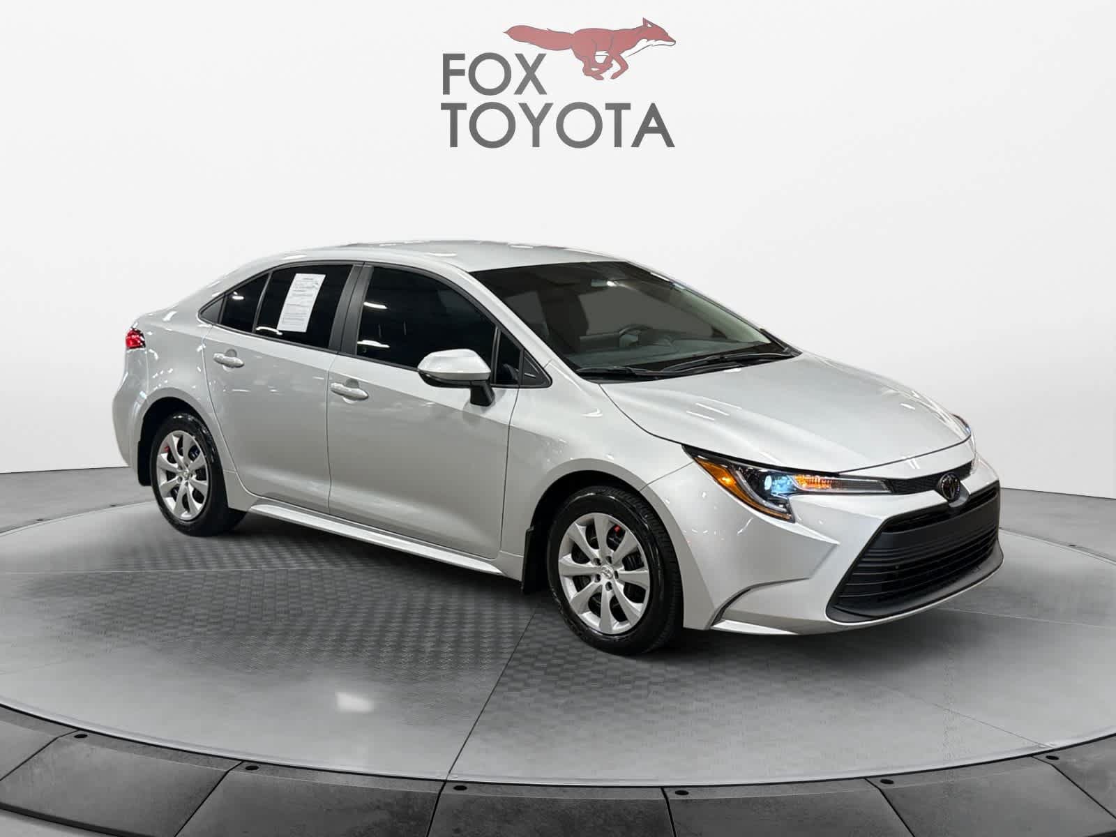 Used 2025 Toyota Corolla LE FWD image 8