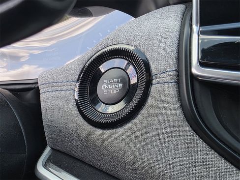 Used 2024 Jeep Compass Latitude image 16