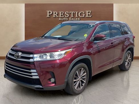 Used 2018 Toyota Highlander XLE AWD/4WD image 9